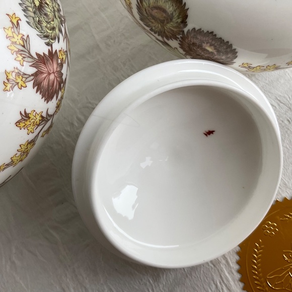 Wedgwood Bone China Lichfield Pattern Vintage Covered Sugar & Creamer Set - Picture 6 of 9